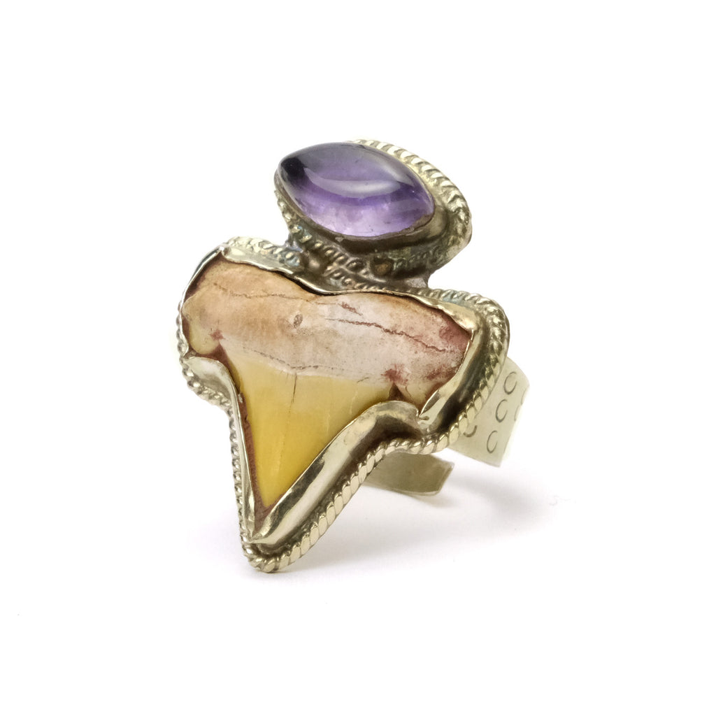 Shark Tooth Ring with Amethyst Cabochon