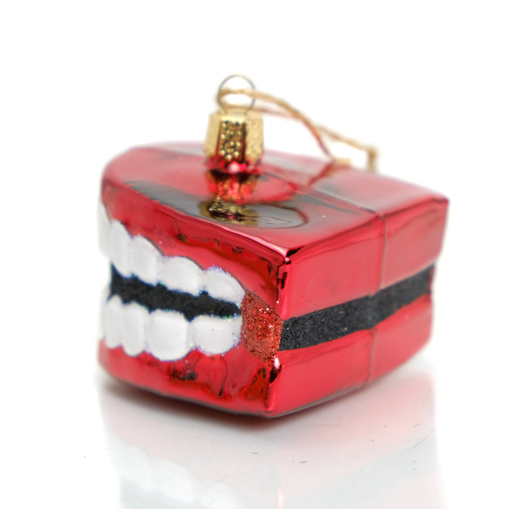 Chattering Wind Up Teeth Ornament