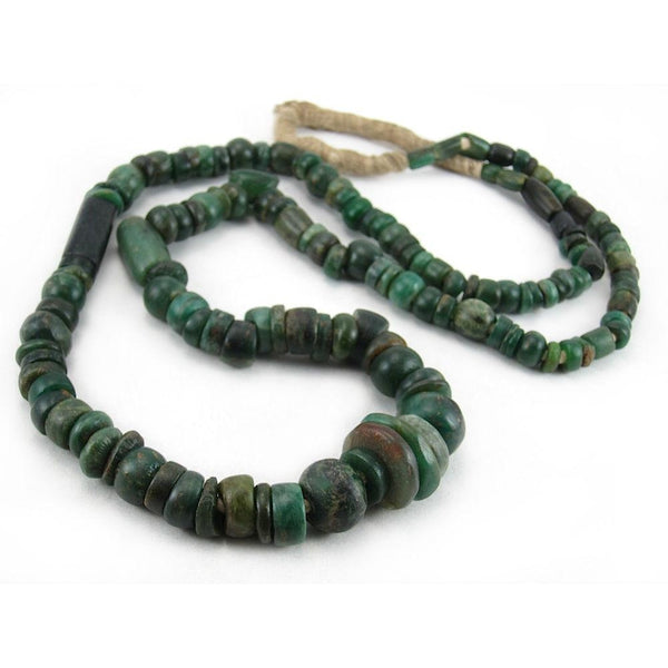 12th-16th Century Forest Green Serpentine Necklace 4