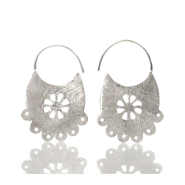 Sterling Silver Brushed Daisy Scallop Earrings