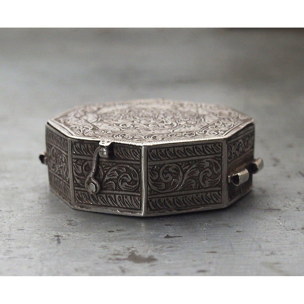 Antique Silver Bazuband (Upper Arm) Koranic Amulet Case